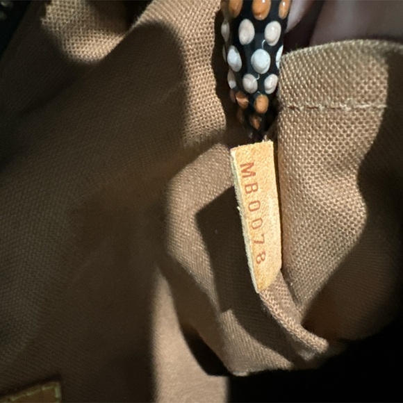 USED AUTHENTIC LOUIS VUITTON Monogram Tolum GM Shoulder Bag - Picture 10 of 11